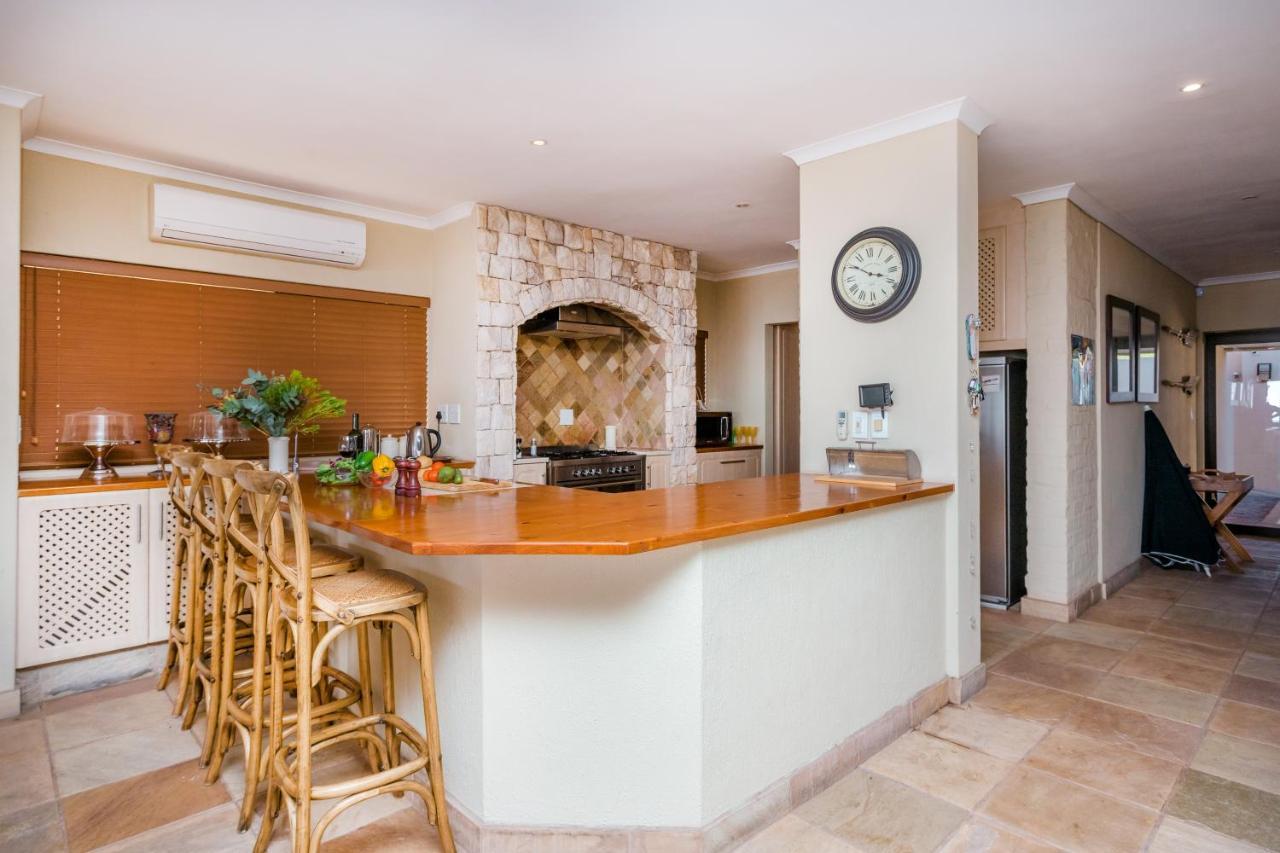Whale Waters Self Catering Gansbaai Apartman De Kelders Kültér fotó