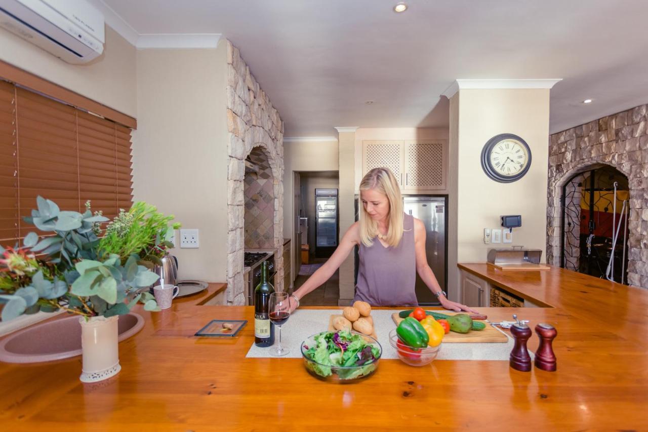 Whale Waters Self Catering Gansbaai Apartman De Kelders Kültér fotó