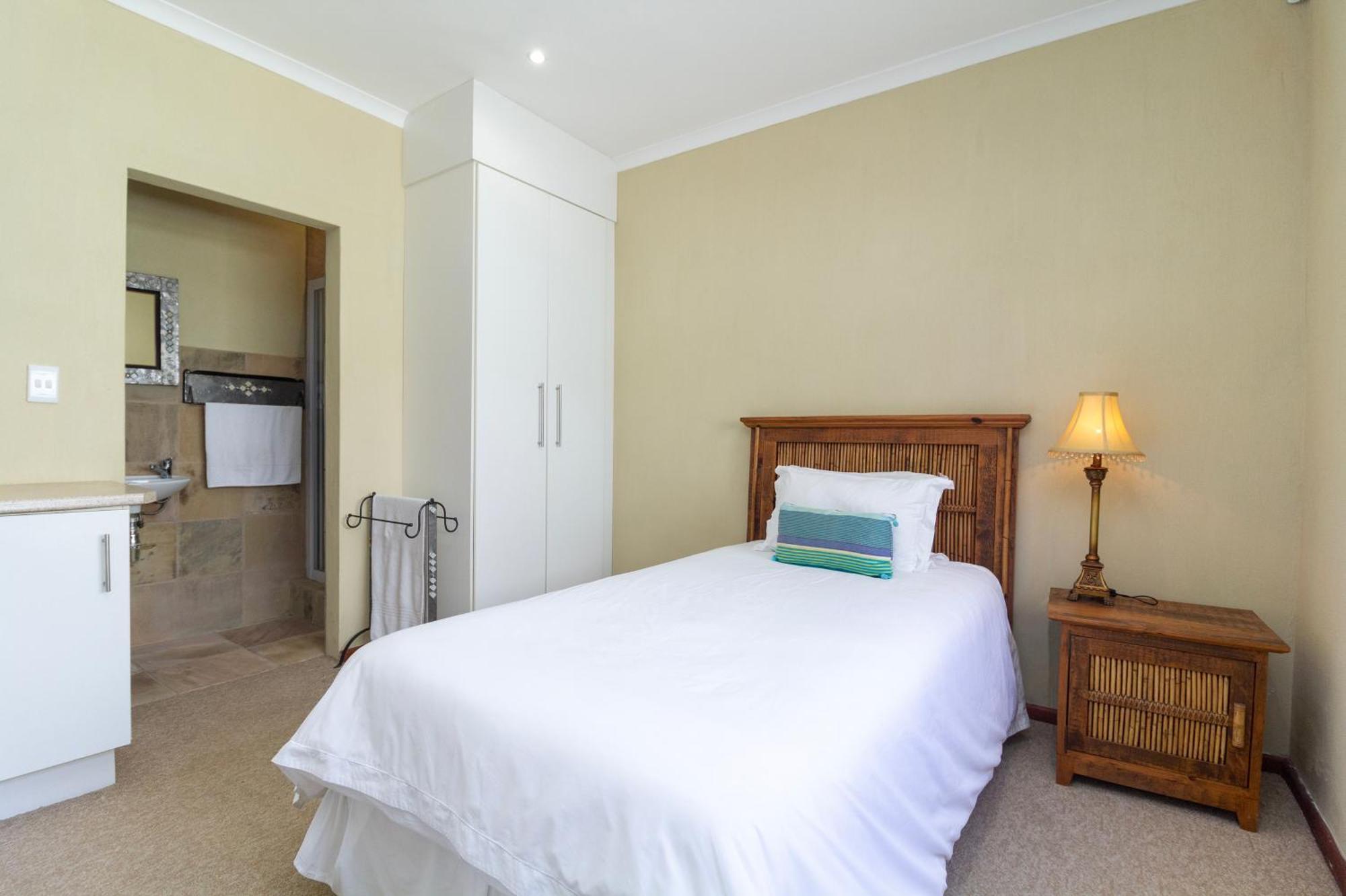 Whale Waters Self Catering Gansbaai Apartman De Kelders Kültér fotó
